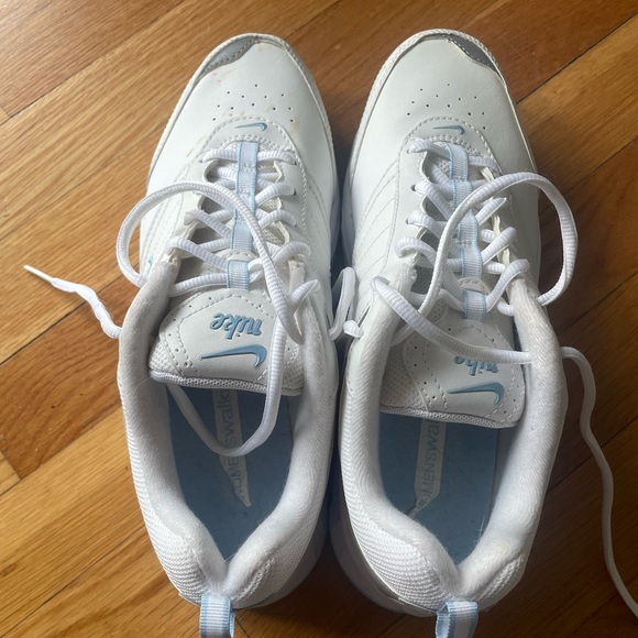 Nike sneakers - Picture 4 of 4